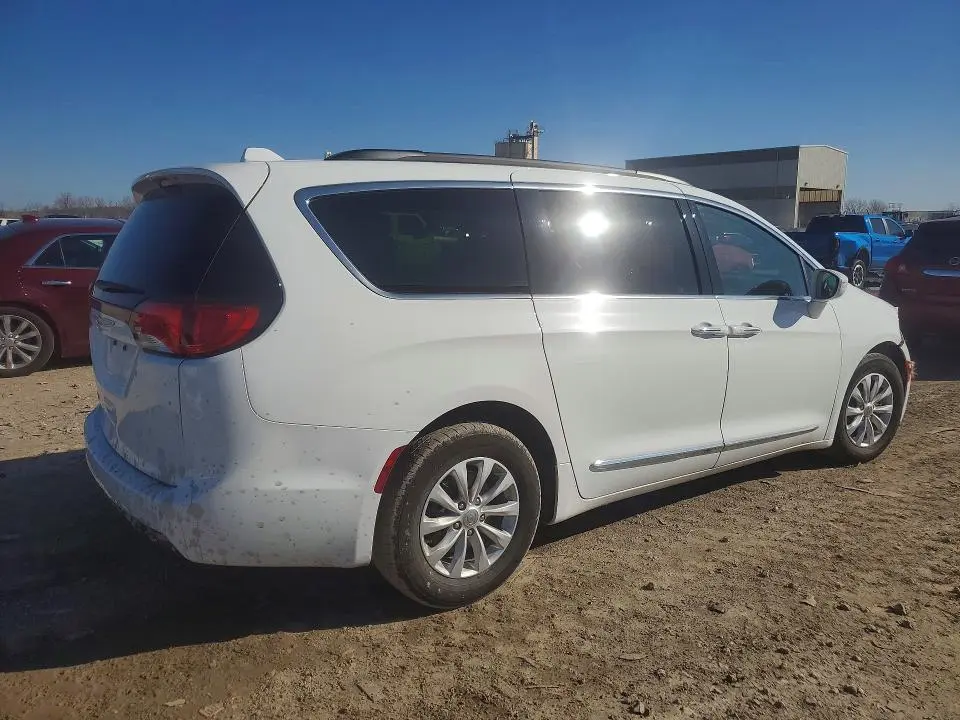 2017 CHRYSLER PACIFICA TOURING L  