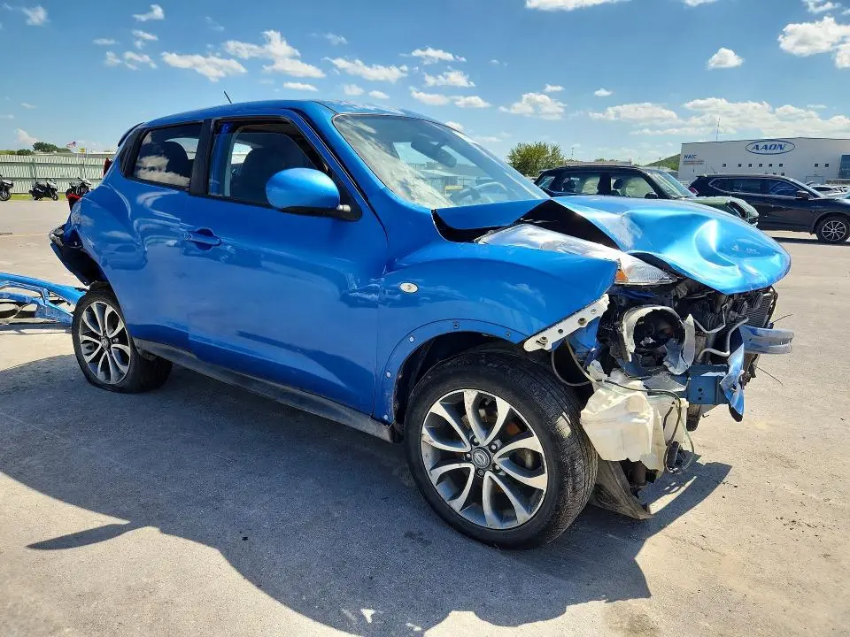 2011 NISSAN JUKE S  