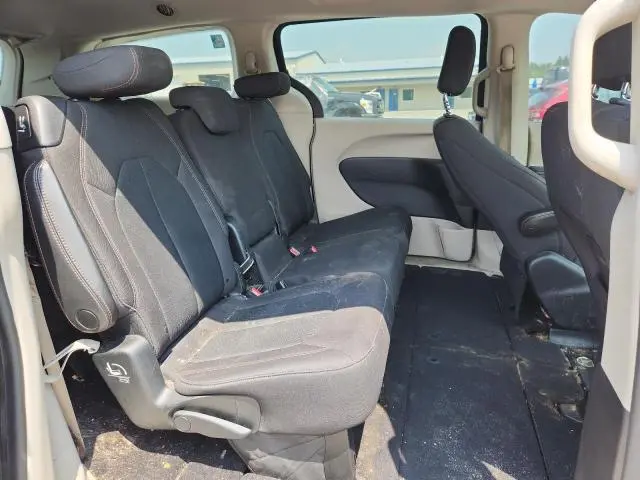 2017 CHRYSLER PACIFICA LX  