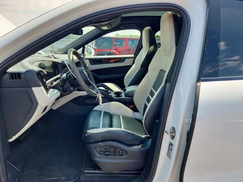 2024 PORSCHE CAYENNE COUPE  