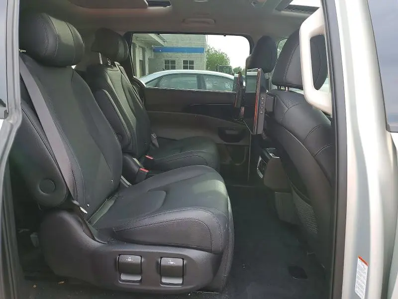 2025 KIA CARNIVAL SX PRESTIGE  