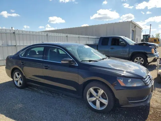 2013 VOLKSWAGEN PASSAT SE  