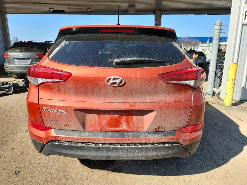 2017 HYUNDAI TUCSON SE  