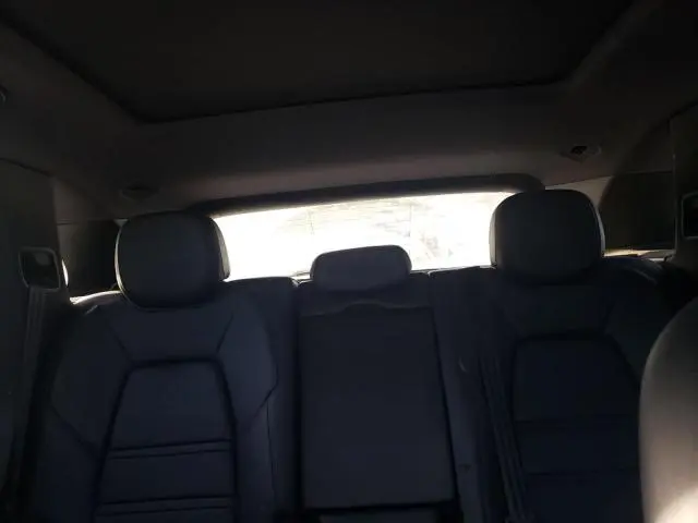 2019 PORSCHE CAYENNE   