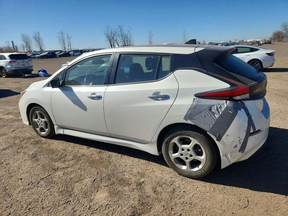 2022 NISSAN LEAF SV  