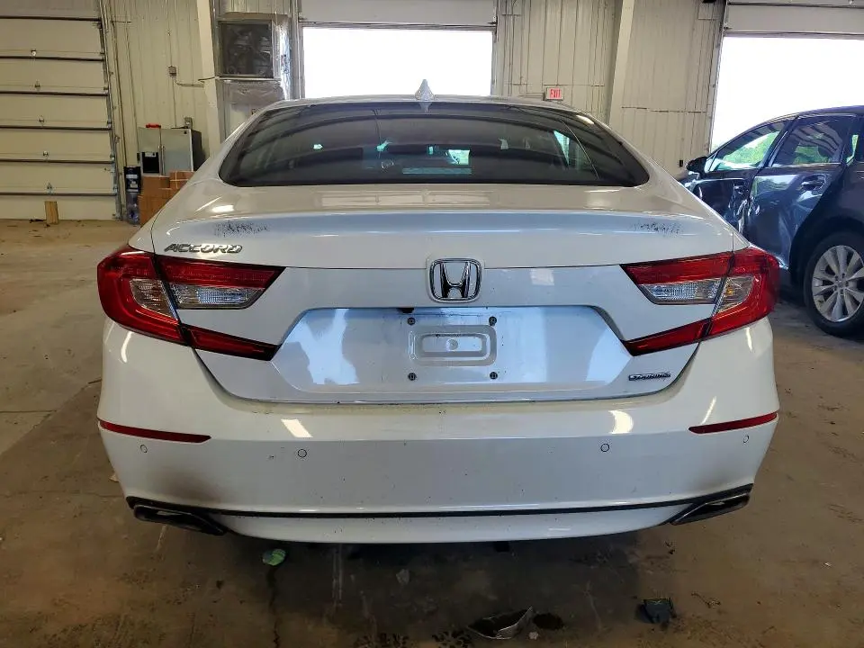 2018 HONDA ACCORD TOURING  
