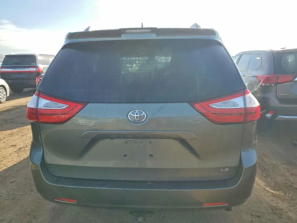 2018 TOYOTA SIENNA LE 8-PASSENGER  