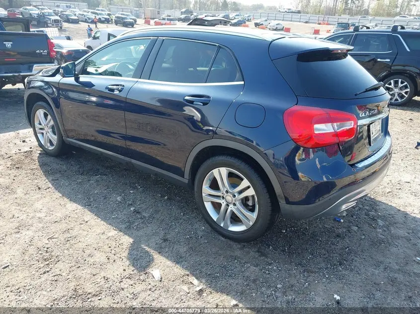 2017 MERCEDES-BENZ GLA 250 4MATIC