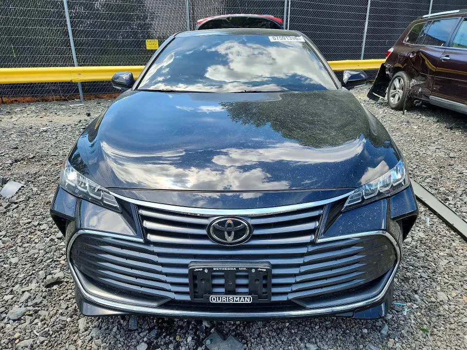 2019 TOYOTA AVALON XLE  