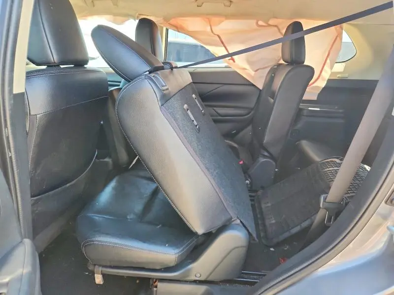 2018 MITSUBISHI OUTLANDER SE  