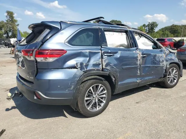 2019 TOYOTA HIGHLANDER SE  