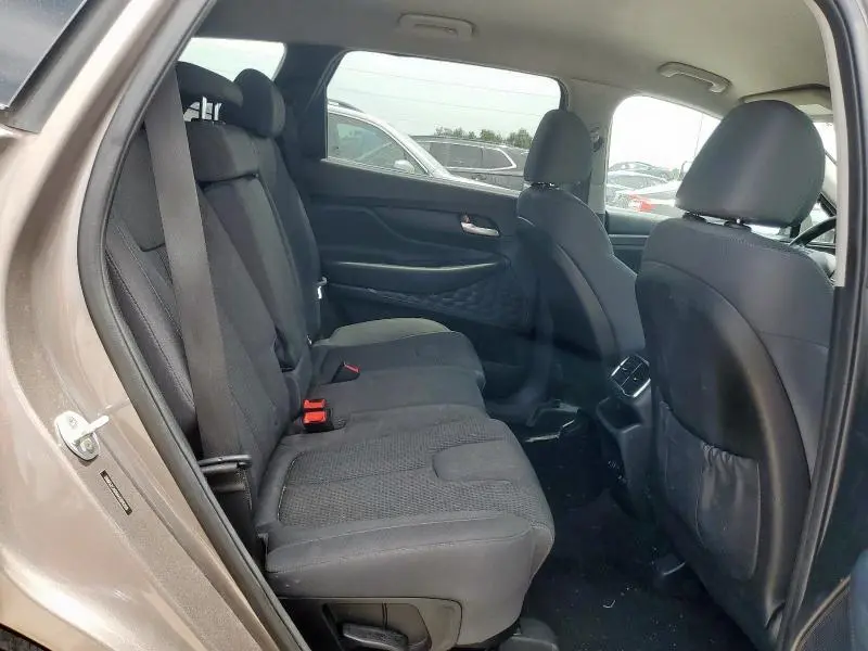 2019 HYUNDAI SANTA FE SE  