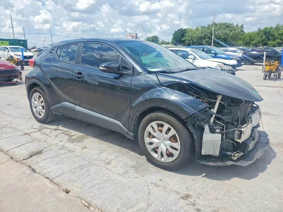 2019 TOYOTA C-HR LE  