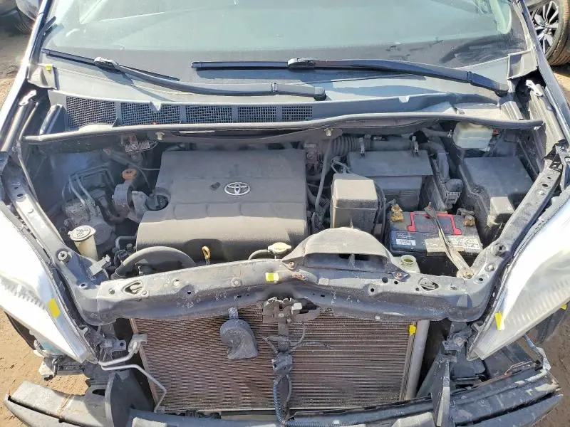 2016 TOYOTA SIENNA XLE 8-PASSENGER  