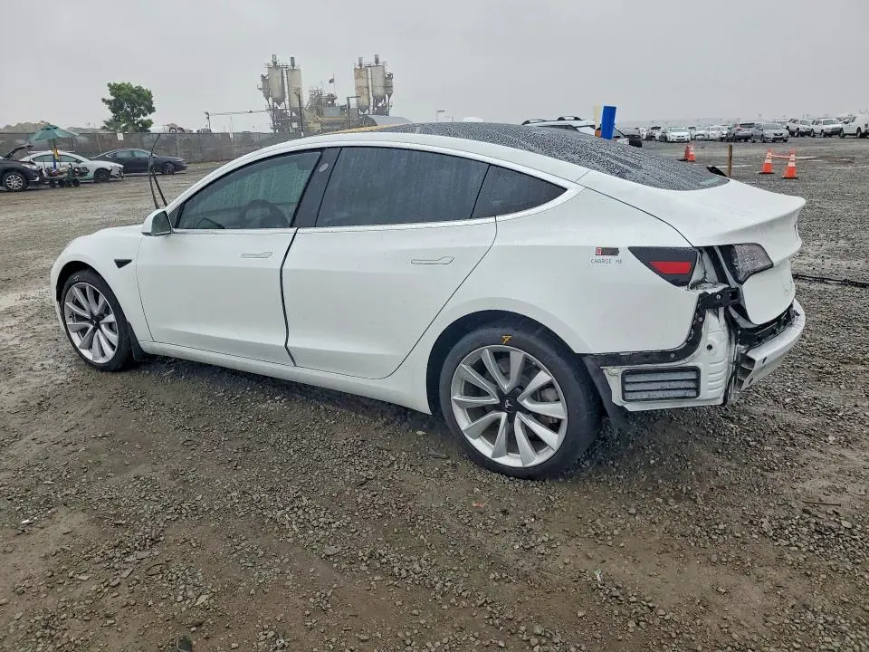 2018 TESLA MODEL 3   