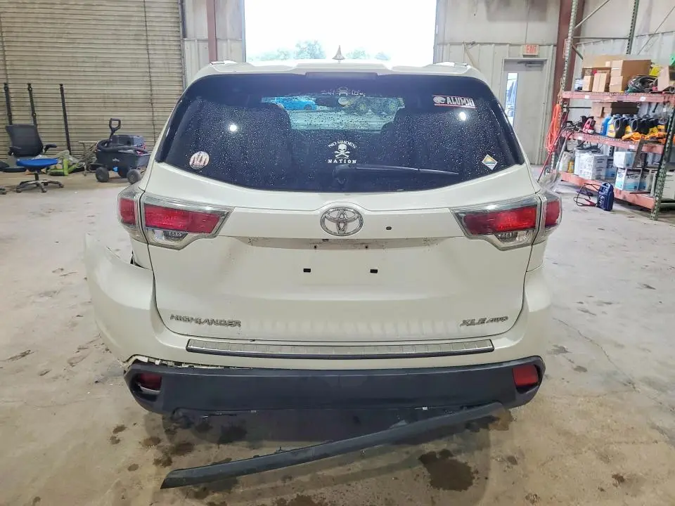 2016 TOYOTA HIGHLANDER XLE  