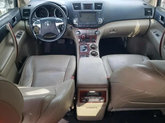 2011 TOYOTA HIGHLANDER LIMITED
