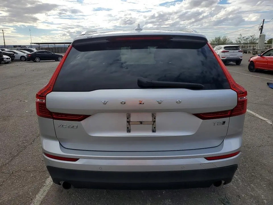2019 VOLVO XC60 T5  
