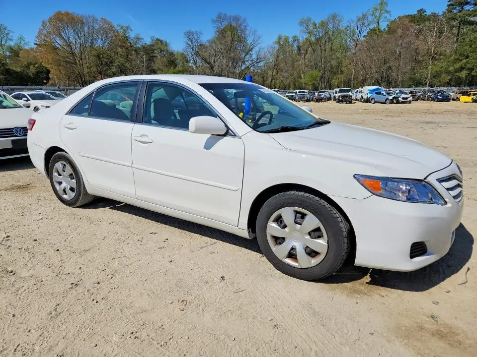 2011 TOYOTA CAMRY LE  