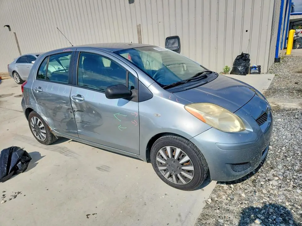2010 TOYOTA YARIS BASE  