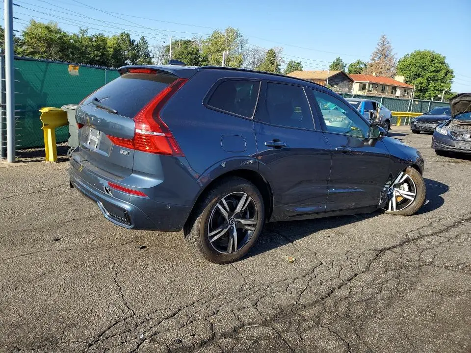 2022 VOLVO XC60 B5 R-DESIGN  