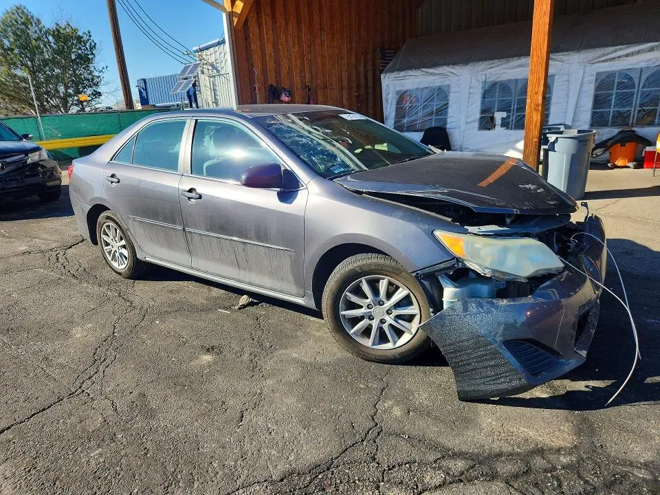 2013 TOYOTA CAMRY LE  