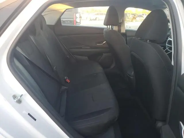 2021 HYUNDAI ELANTRA SE  