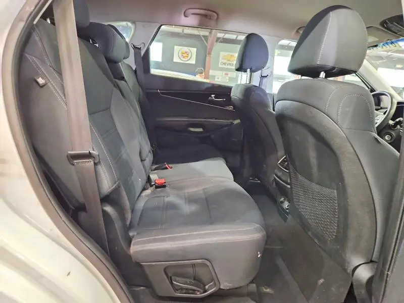 2019 KIA SORENTO LX V6  