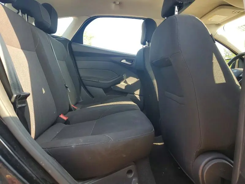 2018 FORD FOCUS SE  