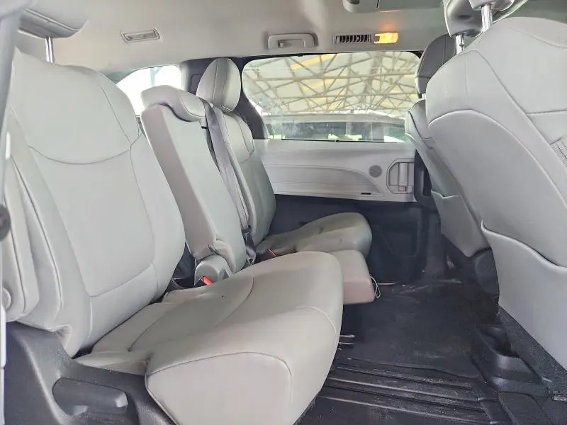 2025 TOYOTA SIENNA XLE 8-PASSENGER  