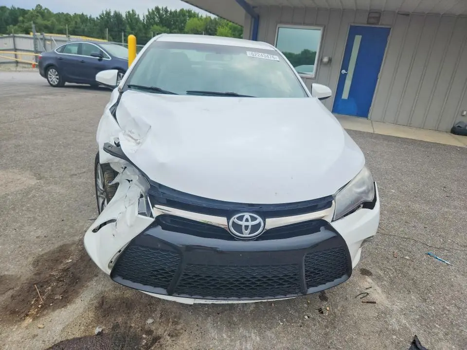 2017 TOYOTA CAMRY SE  
