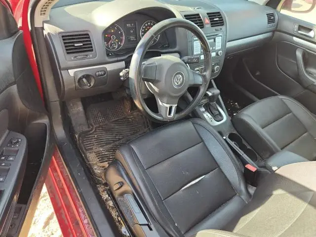 2010 VOLKSWAGEN JETTA SE  