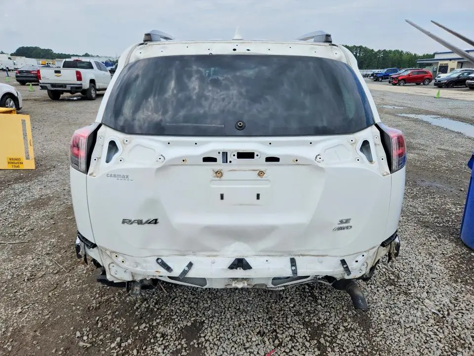 2017 TOYOTA RAV4 SE  