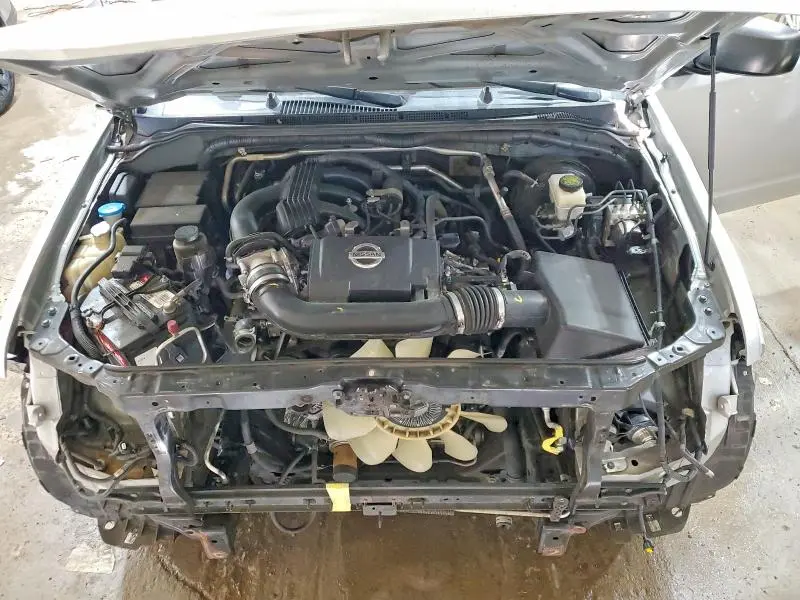 2016 NISSAN FRONTIER SV V6  