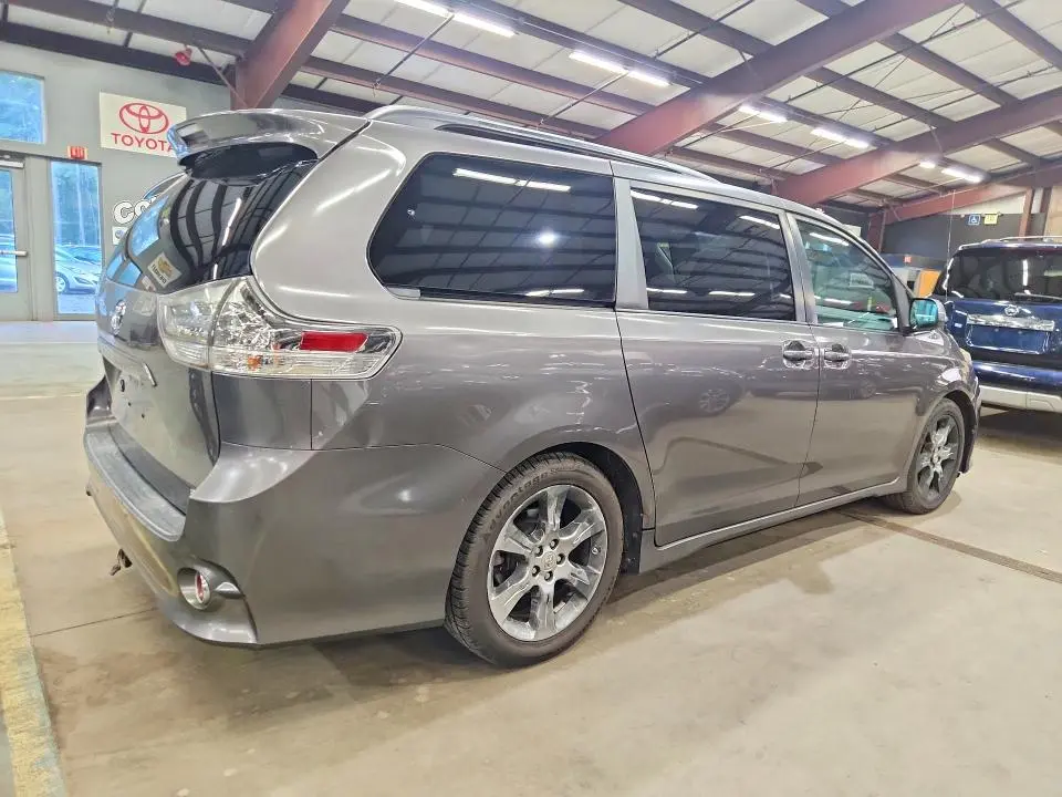 2012 TOYOTA SIENNA SPORT  