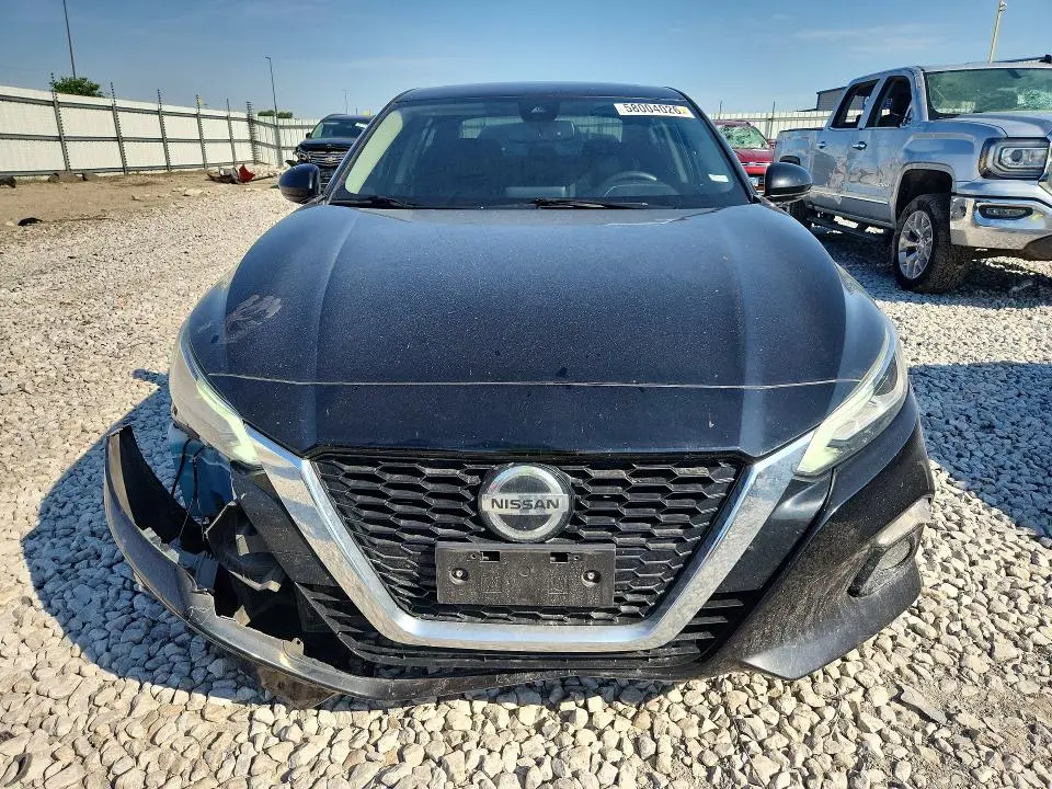 2019 NISSAN ALTIMA SV  