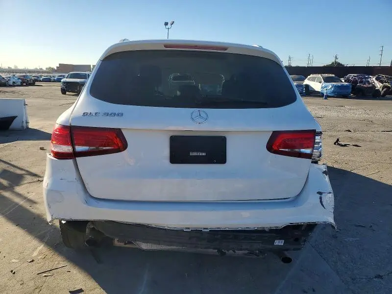 2016 MERCEDES-BENZ GLC 300  