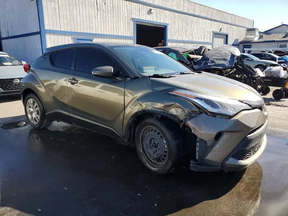 2021 TOYOTA C-HR LE  