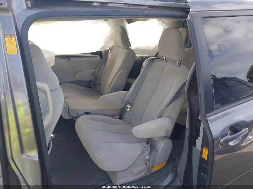 2013 TOYOTA SIENNA LE V6 8 PASSENGER