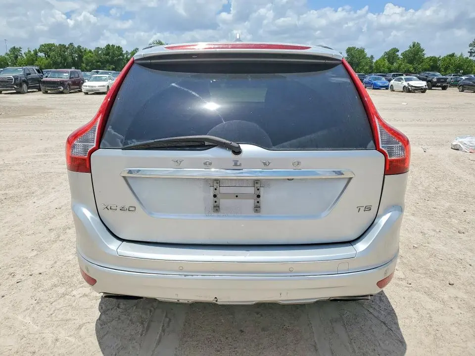 2015 VOLVO XC60 T5 PLATINUM  