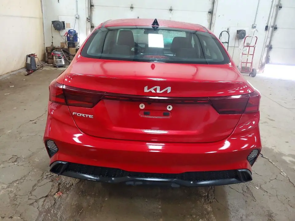 2023 KIA FORTE LXS  