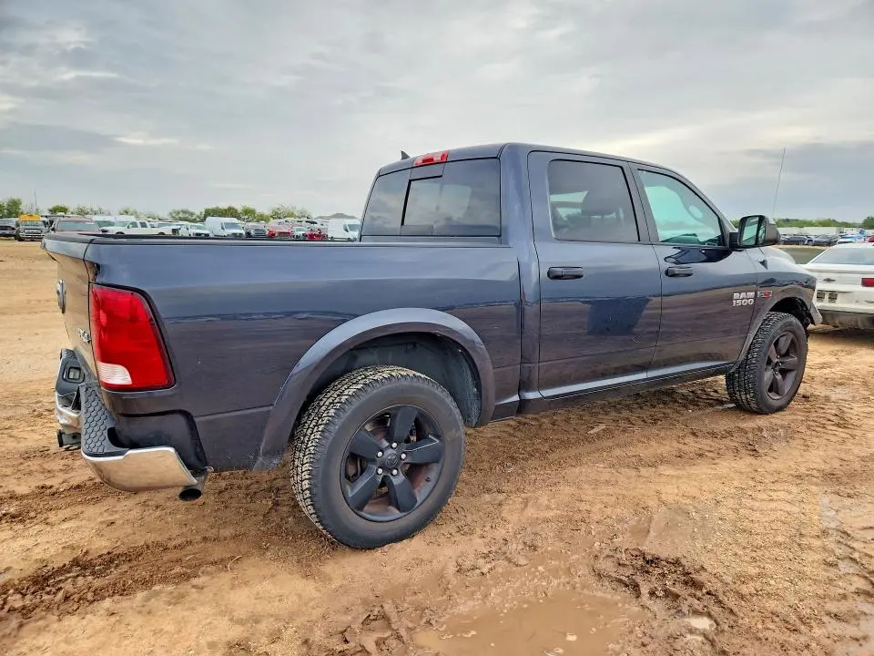 2015 RAM 1500 SLT  
