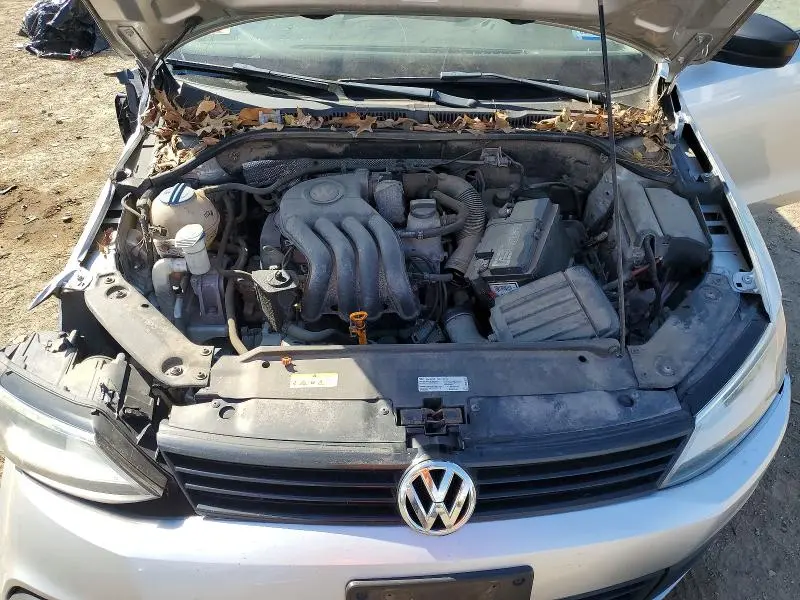 2011 VOLKSWAGEN JETTA BASE  
