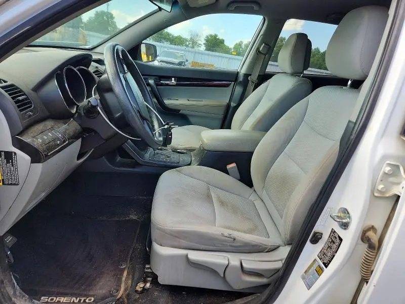 2011 KIA SORENTO LX  