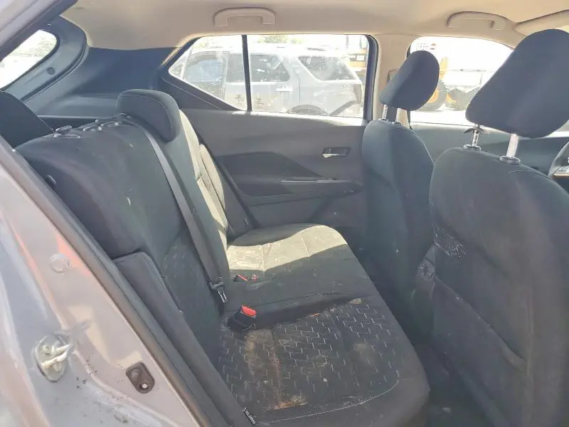 2024 NISSAN KICKS SV  