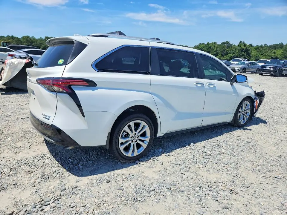 2023 TOYOTA SIENNA PLATINUM 7-PASSENGER  