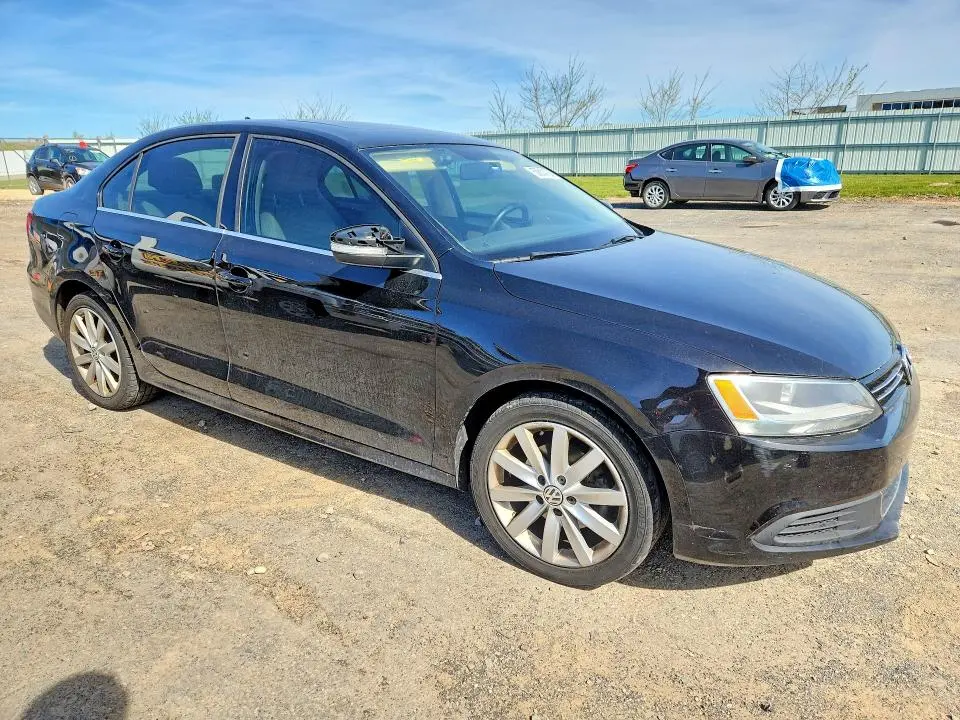 2014 VOLKSWAGEN JETTA SE  
