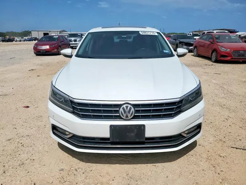 2017 VOLKSWAGEN PASSAT SE