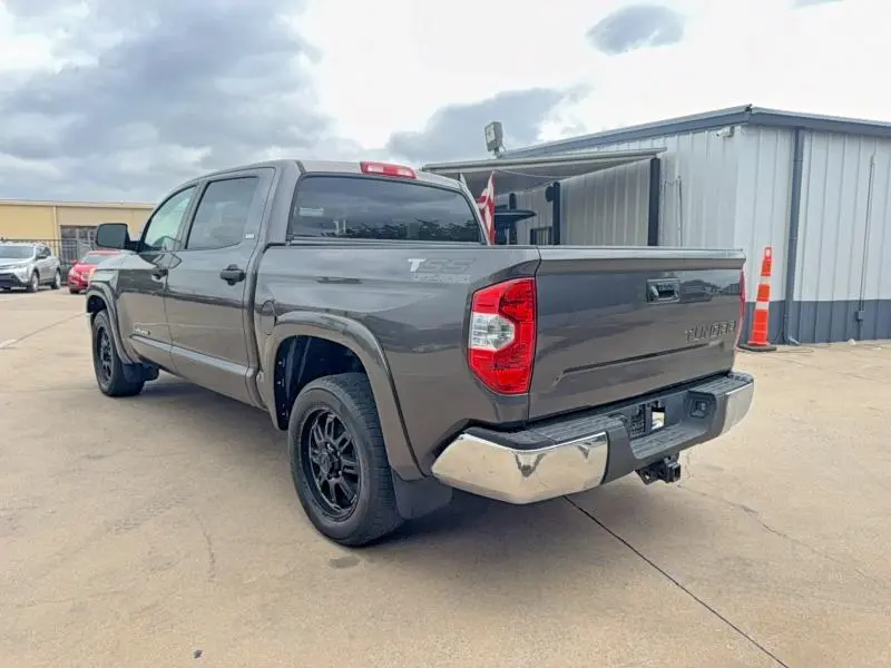 2015 TOYOTA TUNDRA CREWMAX SR5  