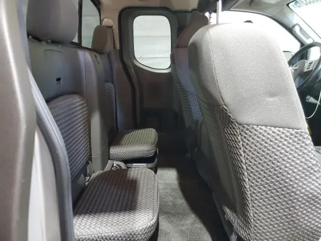 2017 NISSAN FRONTIER SV  